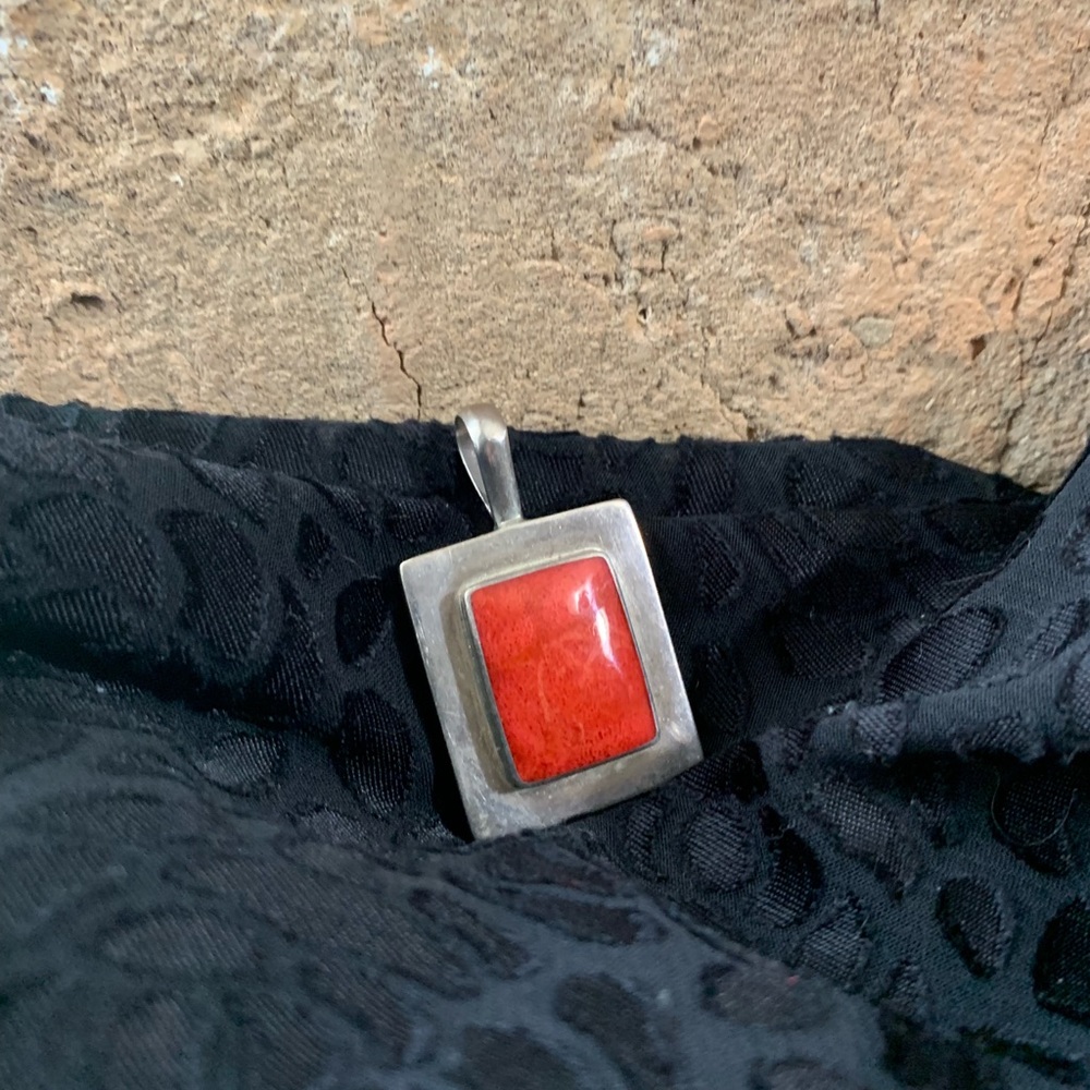 925 Silver Reversible Pendant with Red Stone and Mother of Pearl
